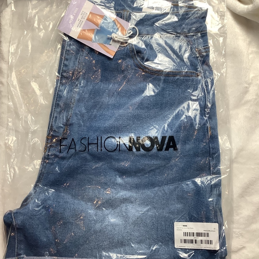 FASHION Nova NWT 3X (22/24) Stretch Twist of Fate Denim Mom Shorts (T04.6) - Picture 3 of 4